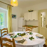 Katarina Vintage House