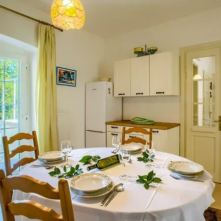 Katarina Vintage House