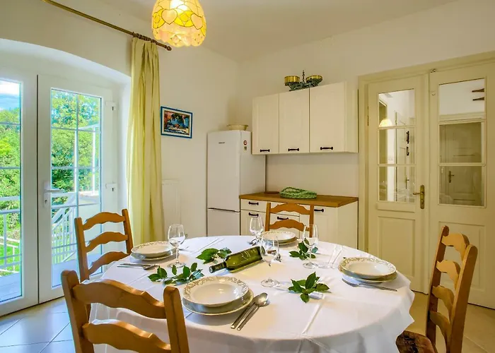 Katarina Vintage House